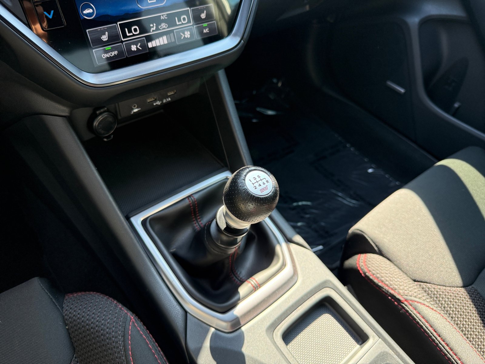 Used 2023 Ice Silver Metallic Subaru Premium image 13
