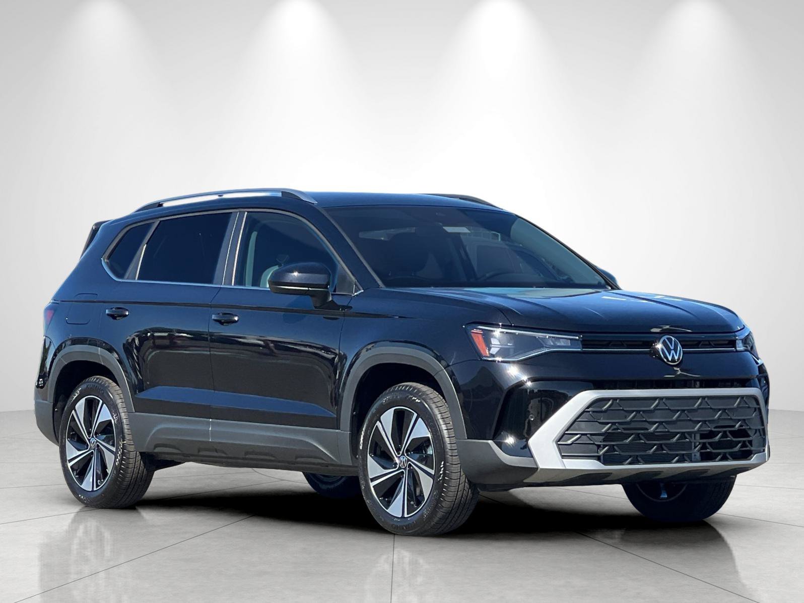 New 2026 Deep Black Pearl Volkswagen SE image 7