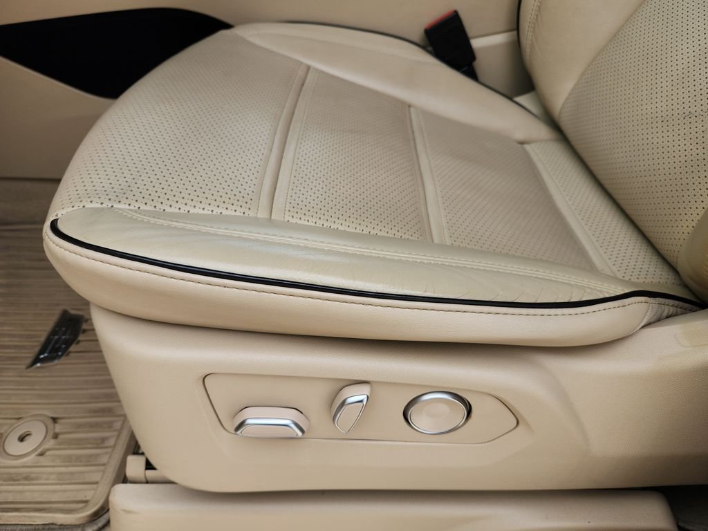 Used 2021 Gray Cadillac Premium Luxury image 26