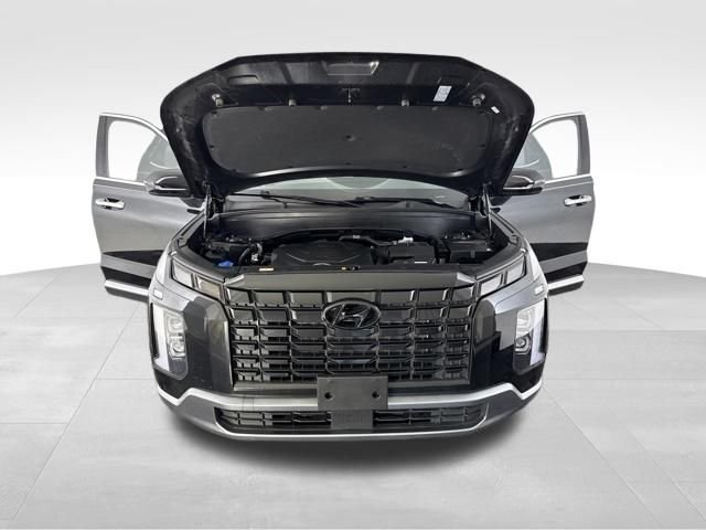 Certified Used 2025 Black Hyundai SE image 14