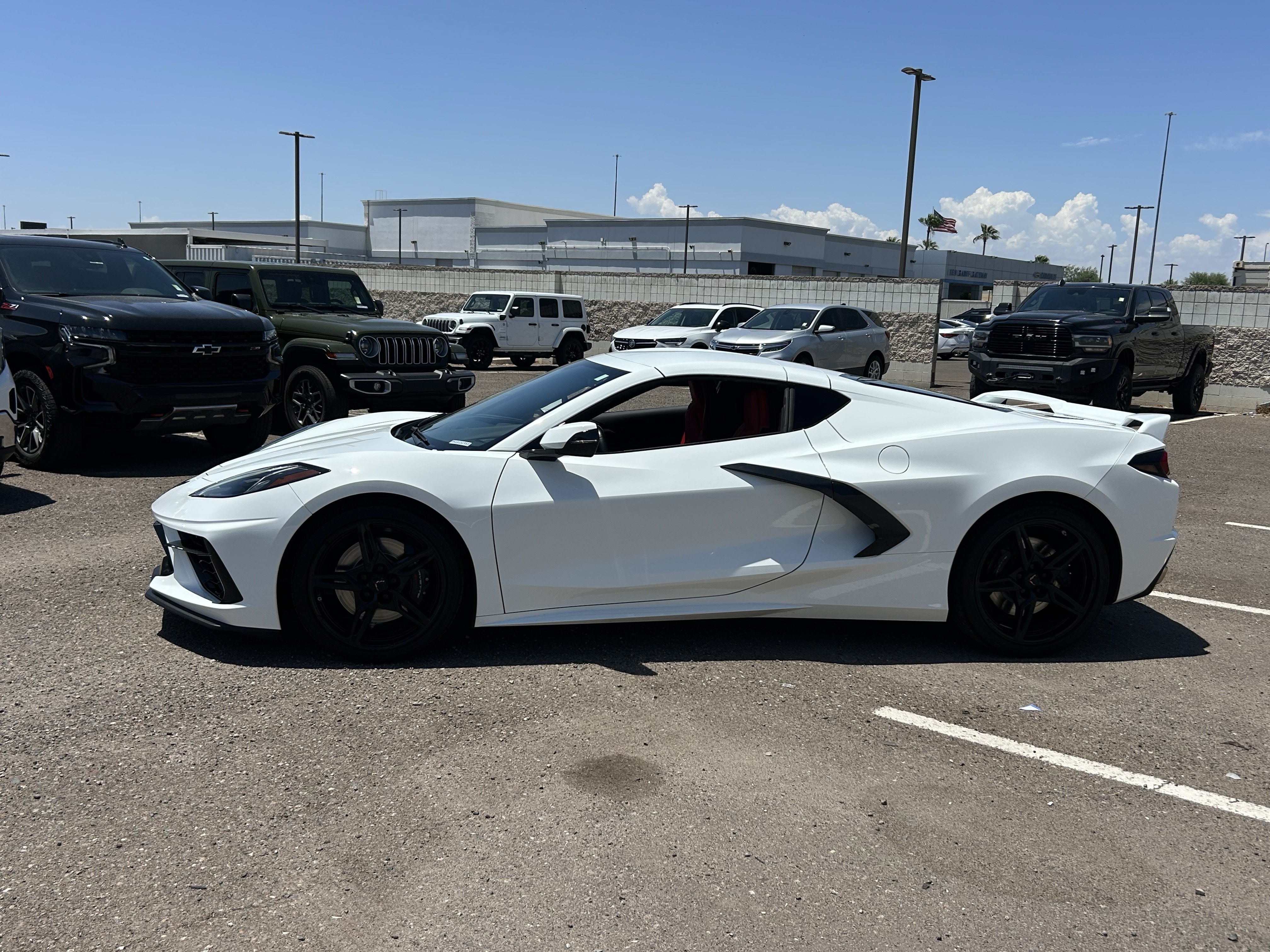 Used 2023 Arctic White Chevrolet 1LT image 2