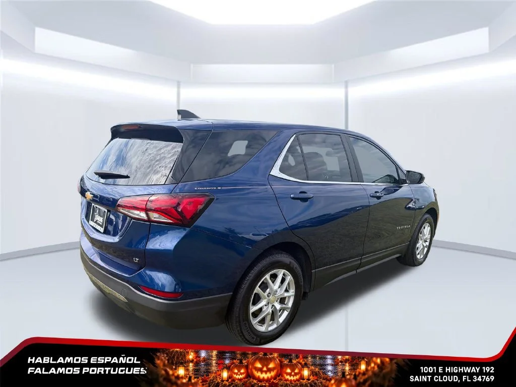 Used 2023 BLUE GLOW METALLIC Chevrolet LT image 5
