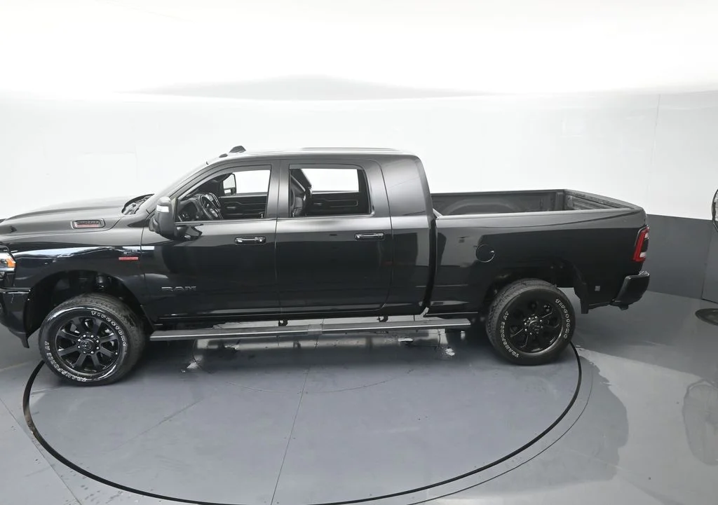 Used 2024 Diamond Black Crystal Pearlcoat Ram Laramie image 51