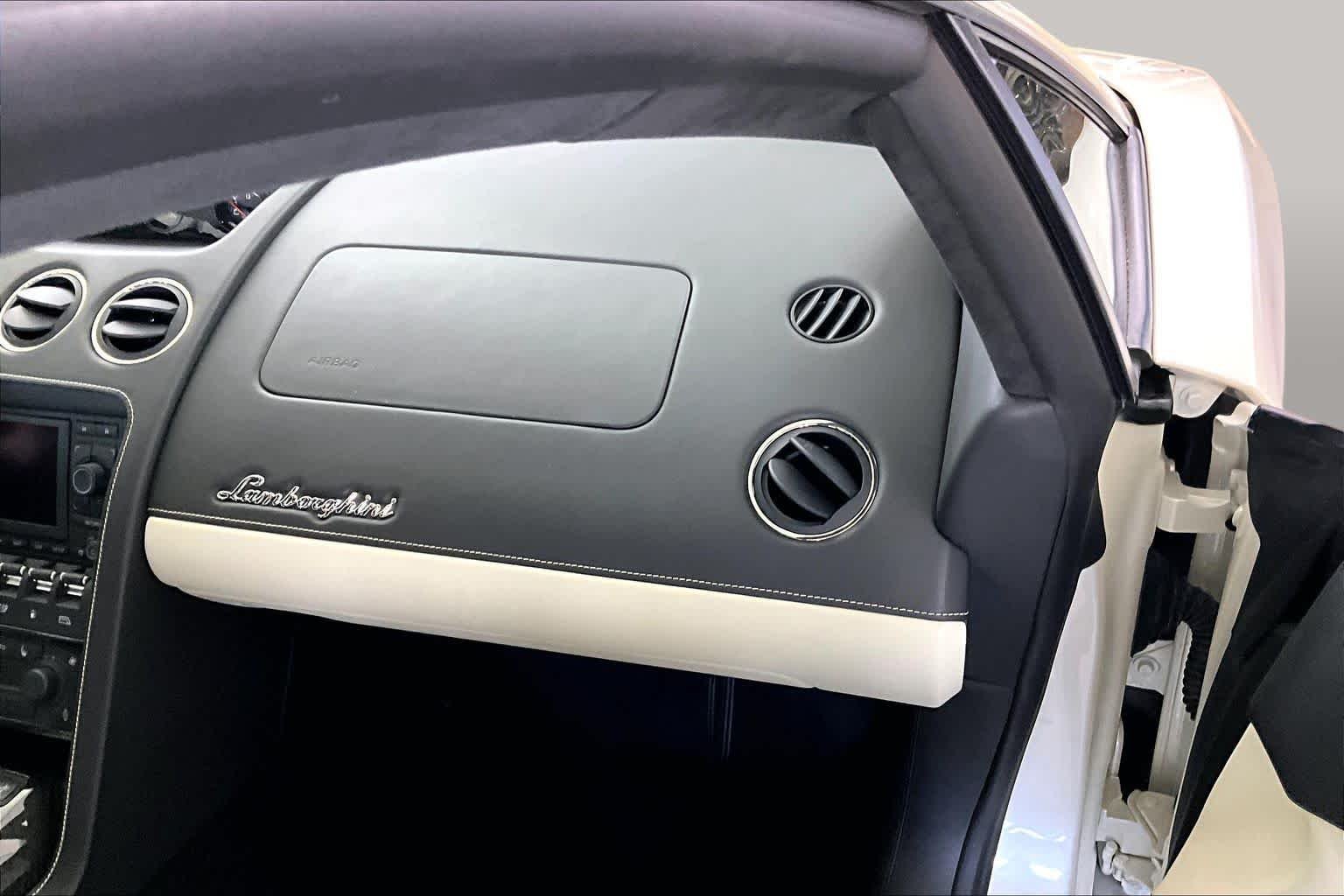 Used 2008 Bianco Monocerus Lamborghini  image 16