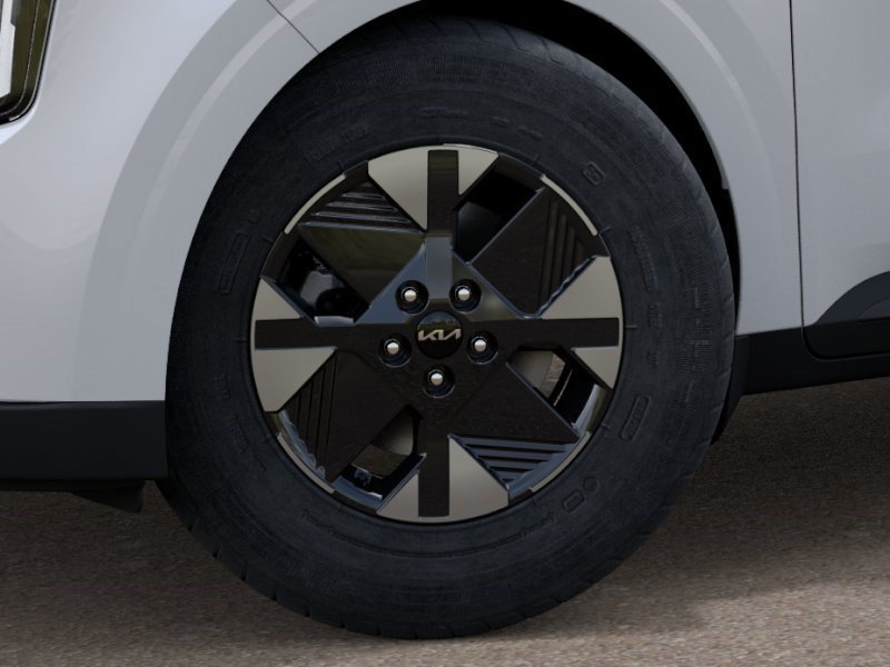 New 2027 Snow White Pearl Kia LXS image 9