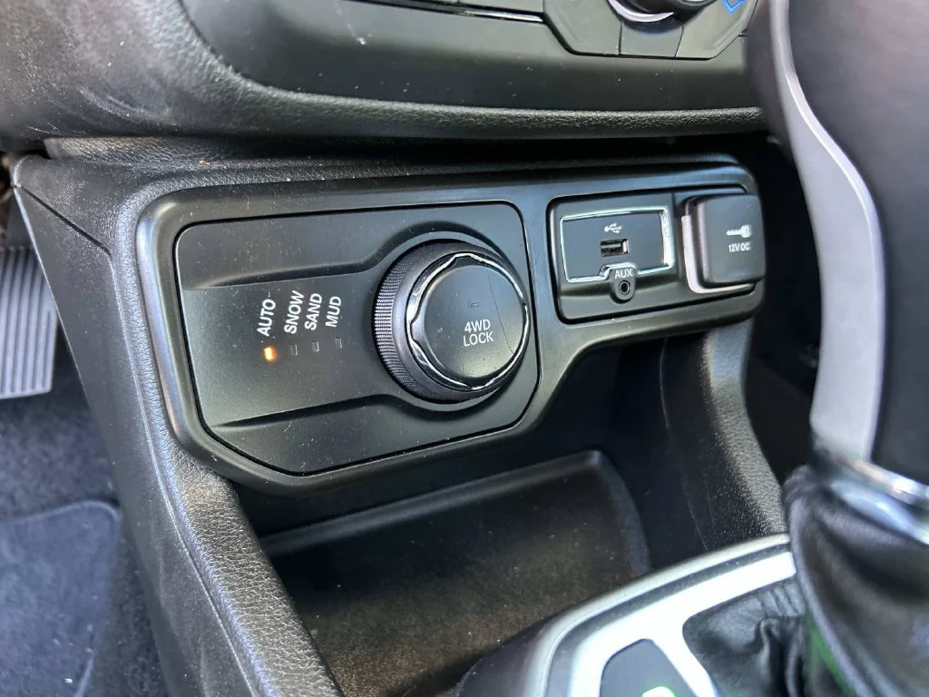 Used 2020 Gray Jeep Limited image 47