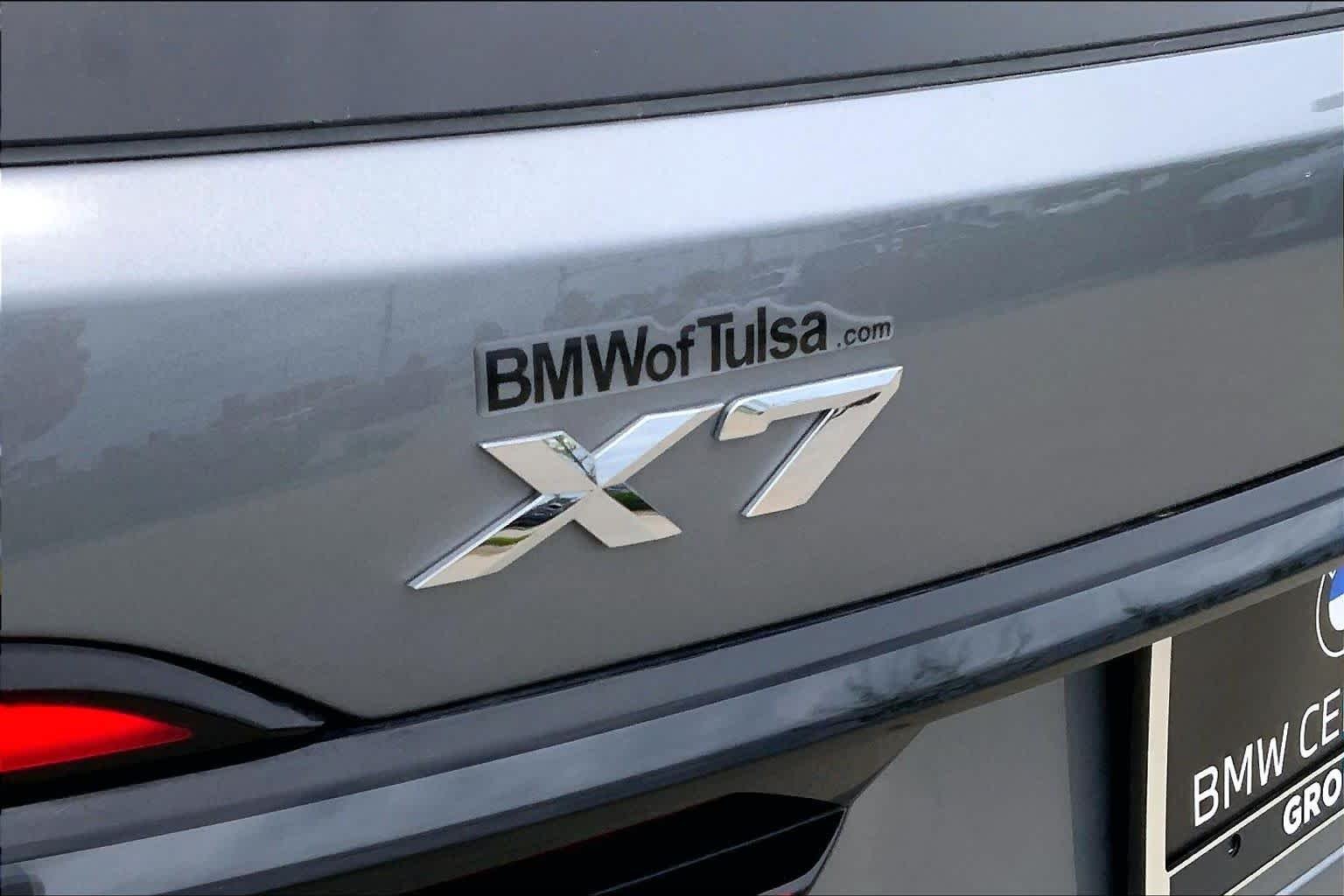 Used 2025 Skyscraper Grey Metallic BMW xDrive40i image 29
