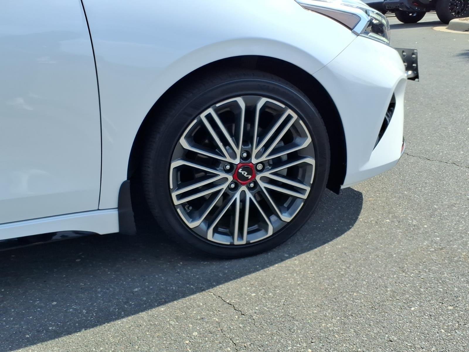 Used 2024 Snow White Pearl Kia GT image 13