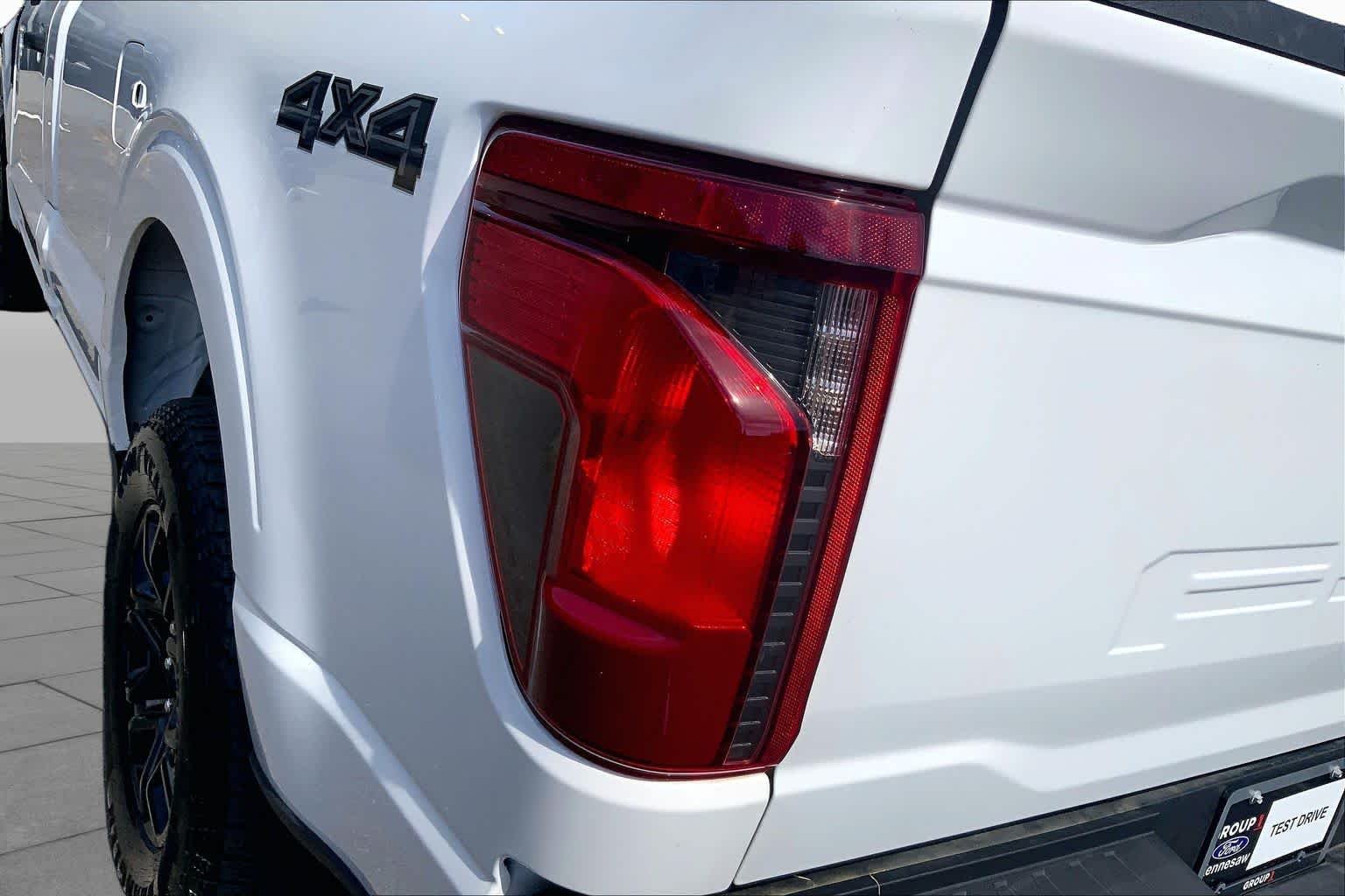 Used 2025 Oxford White Ford XL image 25