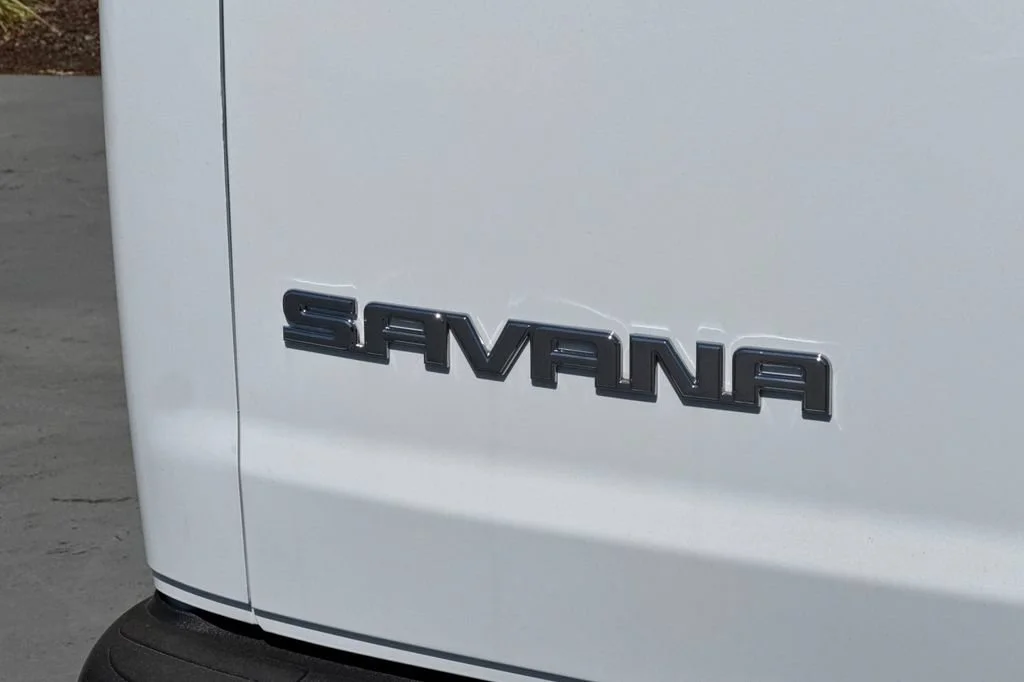 2025 GMC Savana Cargo Work Van - Photo 22