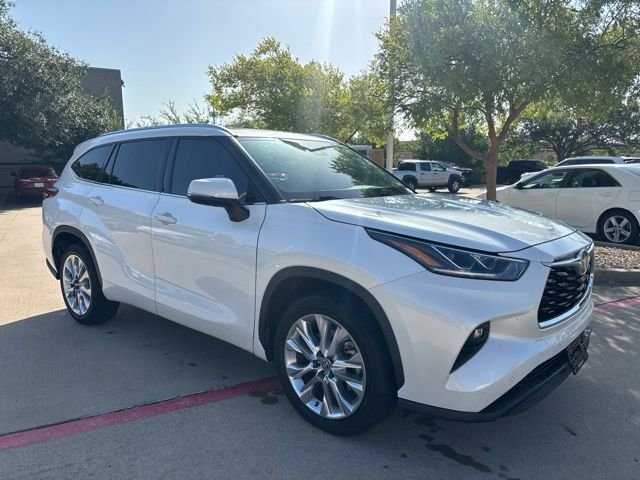 Used 2020 White Toyota Limited image 3