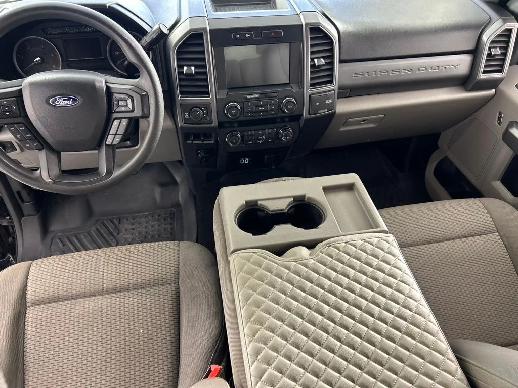 Used 2019  Ford XLT image 9