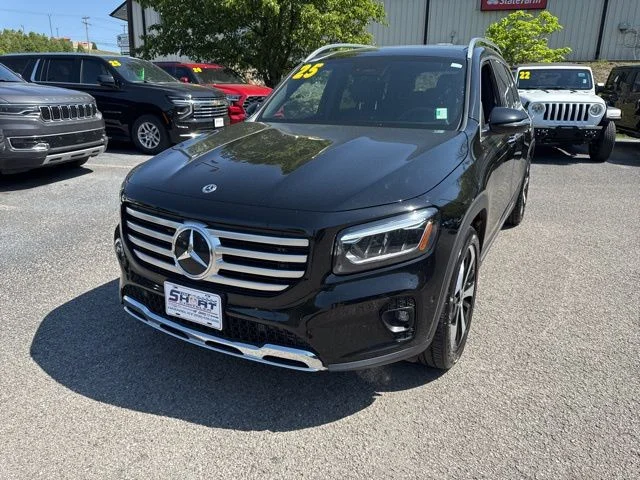 Used 2025  Mercedes-Benz GLB 250 image 7