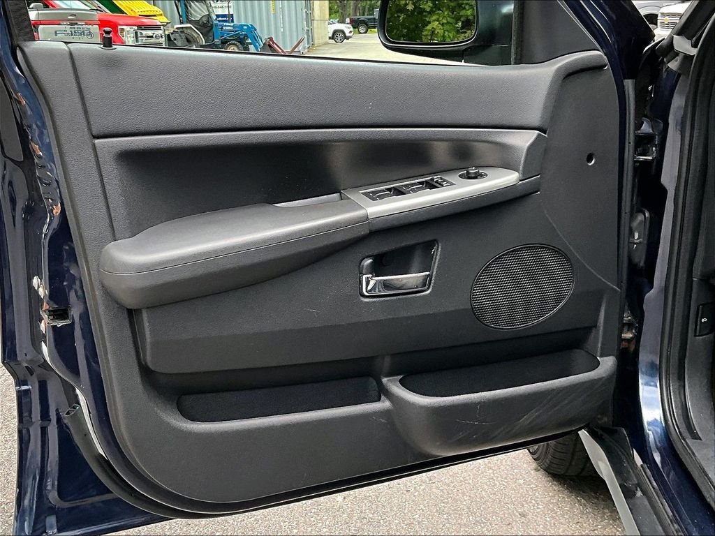 Used 2009 Modern Blue Pearlcoat Jeep Laredo image 9