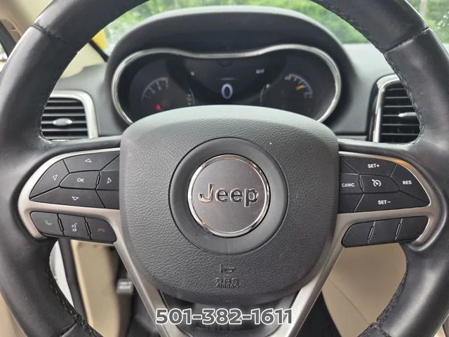 Used 2022 White Jeep Laredo E image 23