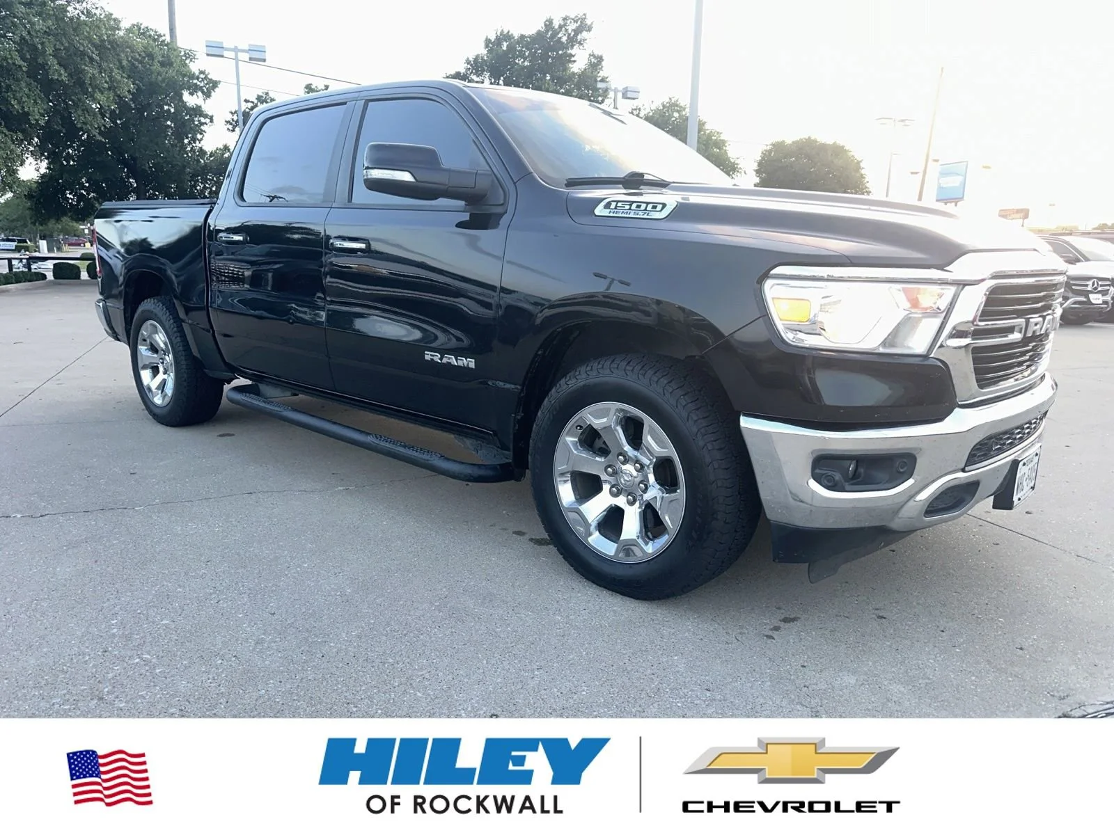 2019 RAM 1500 Big Horn/Lone Star 4x4 Crew Cab 5'7's photo