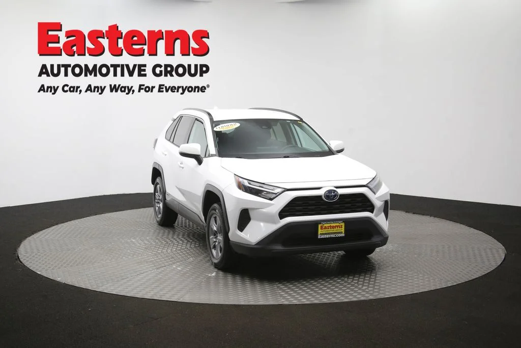 Used 2022 White Toyota XLE image 50