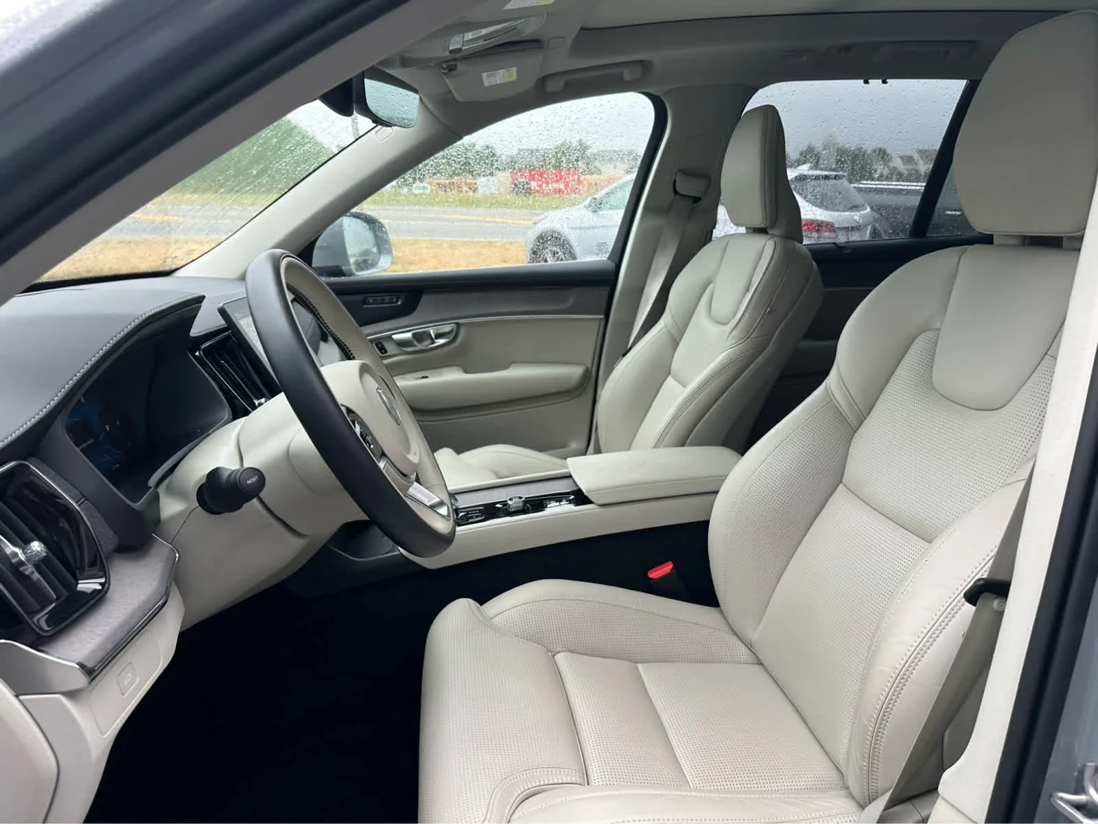 Used 2026 VAPOUR GREY Volvo Ultra image 9