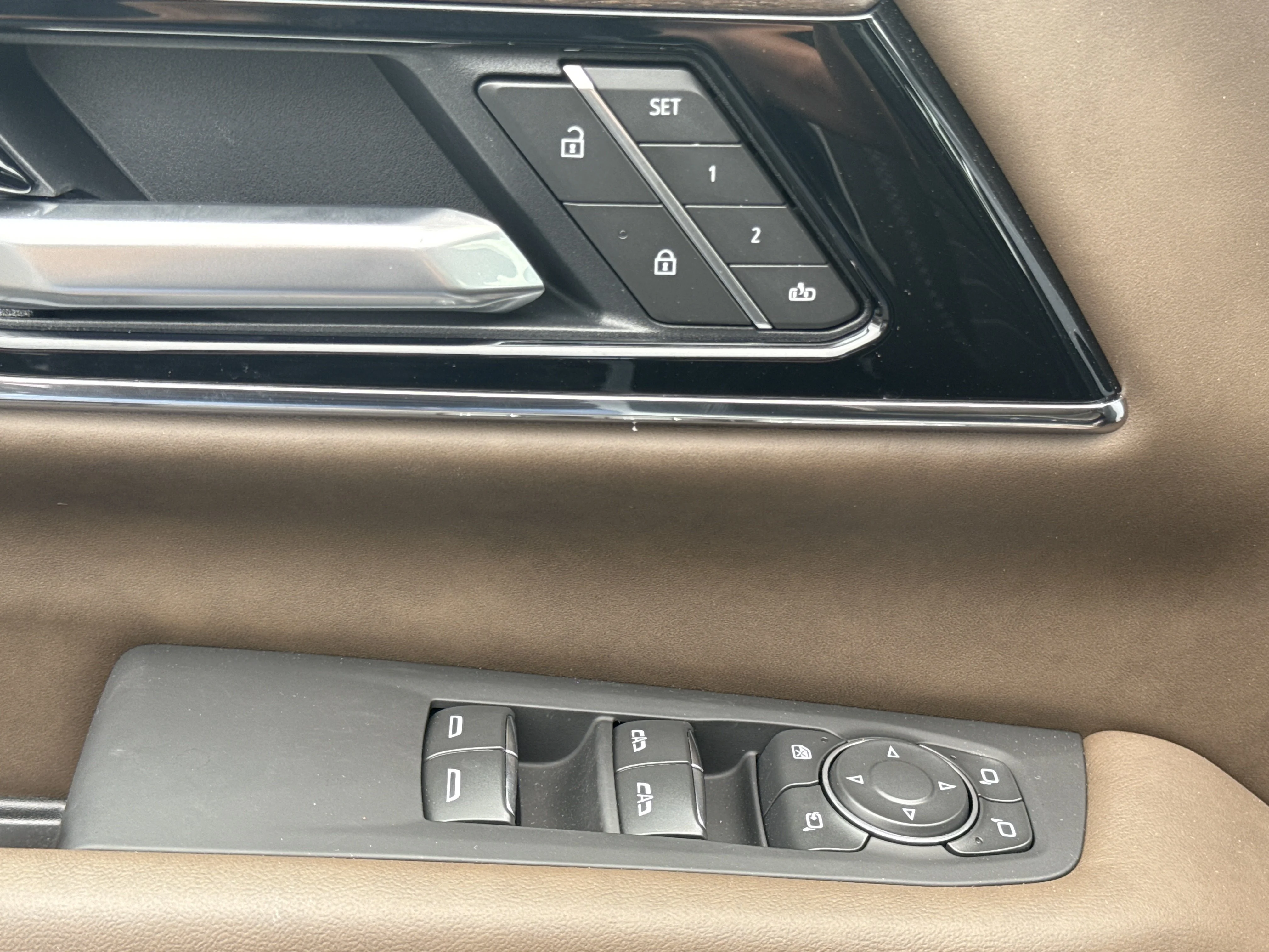New 2026 Glacier White Tricoat GMC Denali Ultimate 4WD image 21