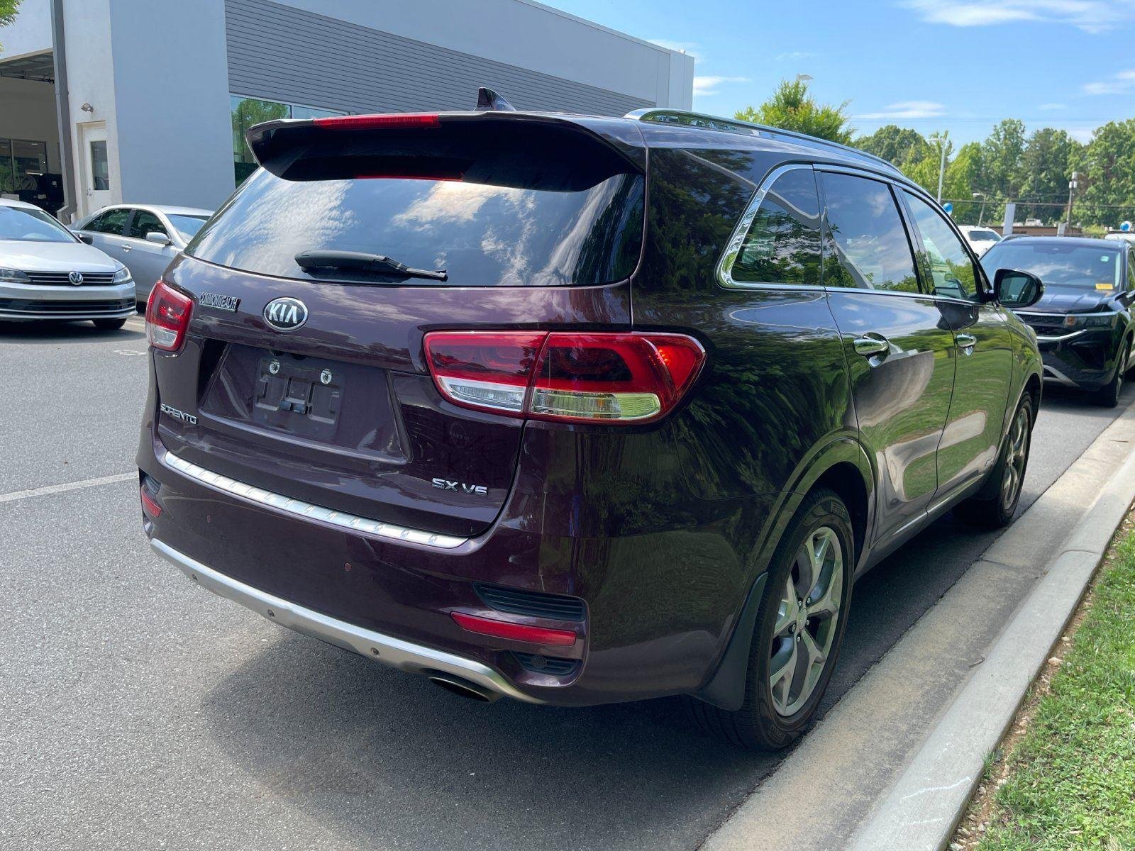 Used 2017 Sangria Kia SX V6 image 5