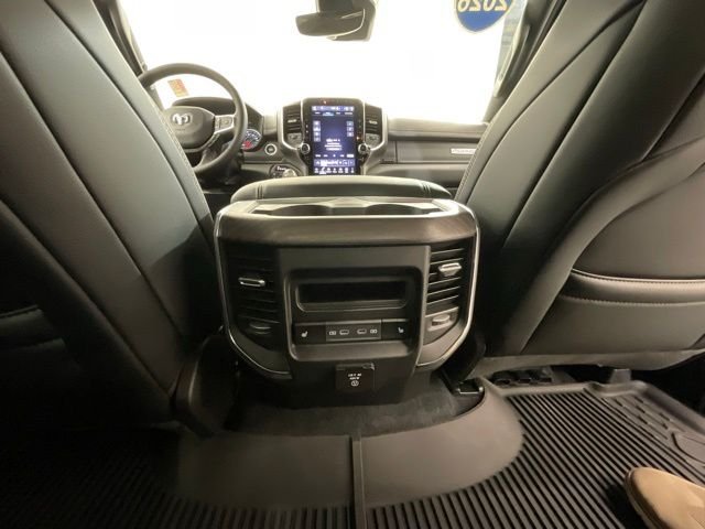 New 2026 Diamond Black Crystal Pearl-Coat Exterior Paint RAM Laramie image 27