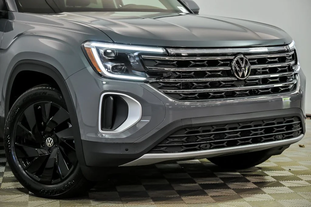 New 2026 Gray Volkswagen 2.0T SE w/Technology image 2