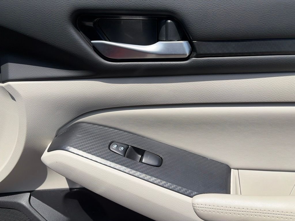 2025 Nissan Altima SV - Photo 11