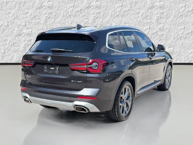 Used 2022 Dark Graphite Metallic BMW sDrive30i image 3