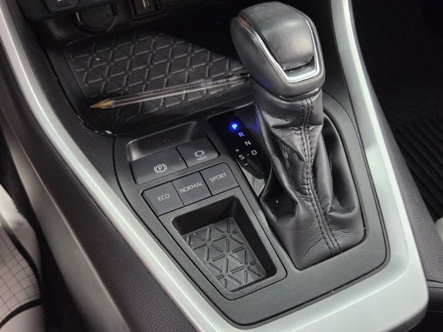 Used 2021 Silver Toyota XLE Premium image 23