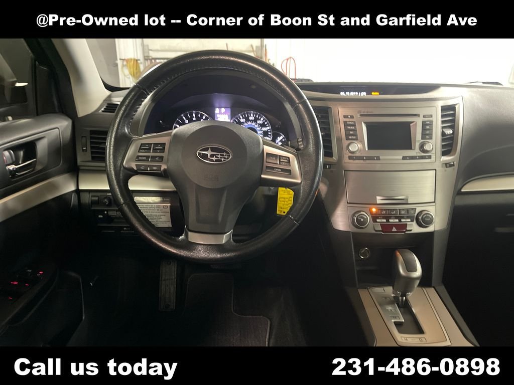 Used 2012  Subaru 2.5i Premium image 16
