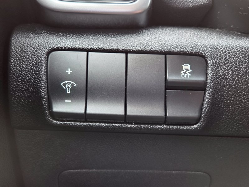Used 2018 Red Kia LX image 25