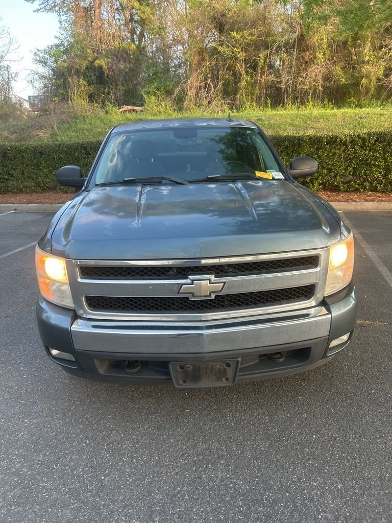 Used 2007 Chevrolet Silverado 1500 1LT with VIN 2GCEC19C771685001 for sale in Huntersville, NC