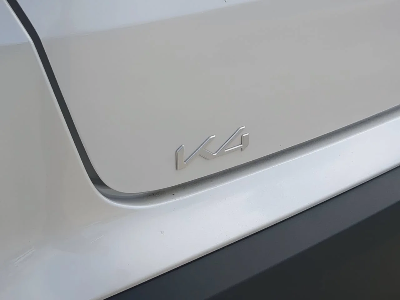 New 2026 Snow White Pearl Kia LXS image 43