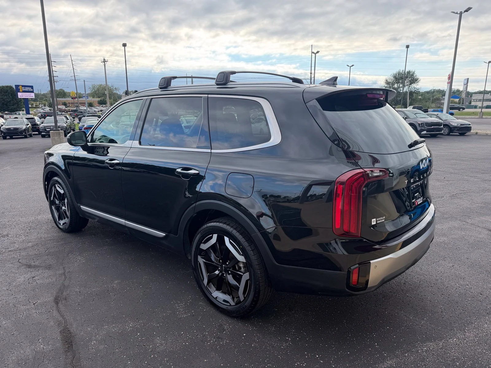 Used 2025 Black Kia S image 5
