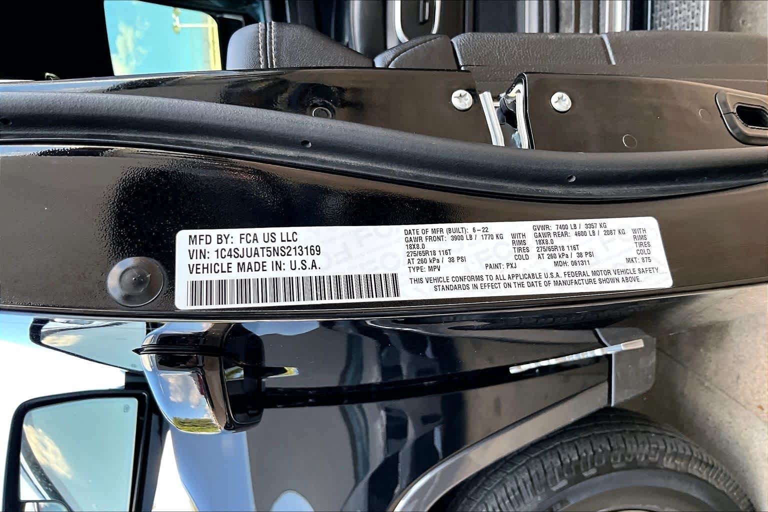 Used 2022 Diamond Black Crystal Pearlcoat Jeep Series I image 33