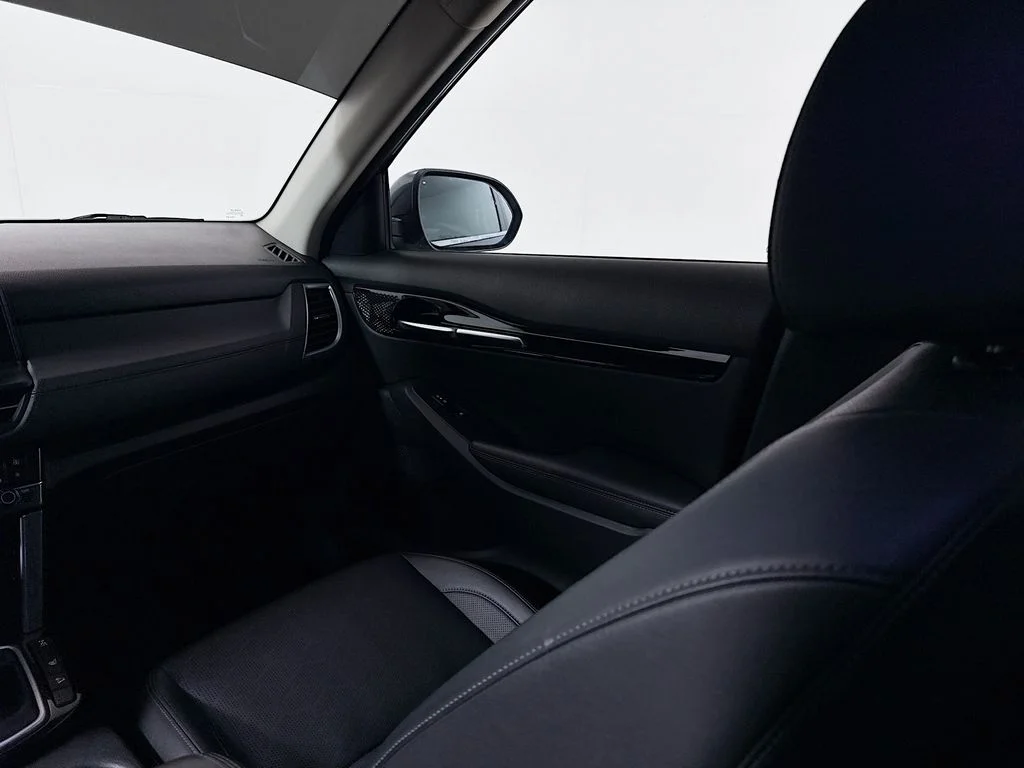 Used 2024 Gravity Gray Kia EX image 24