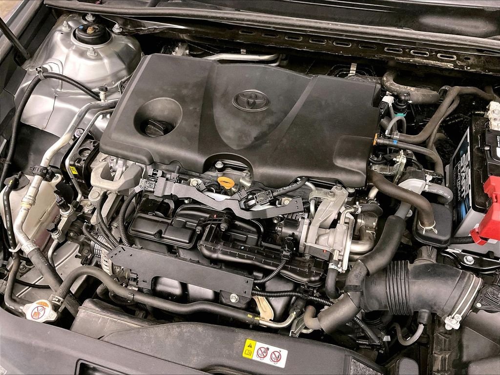 Used 2020 Silver Toyota SE image 38