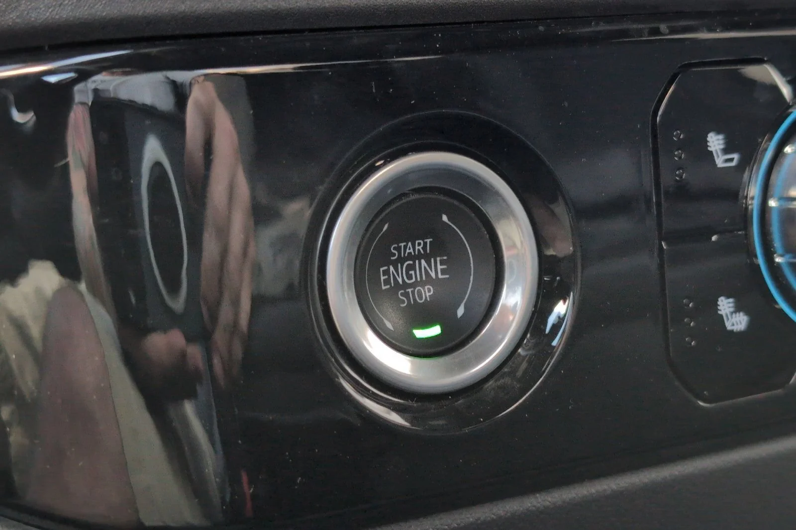 Used 2024 Onyx Black GMC Elevation image 23