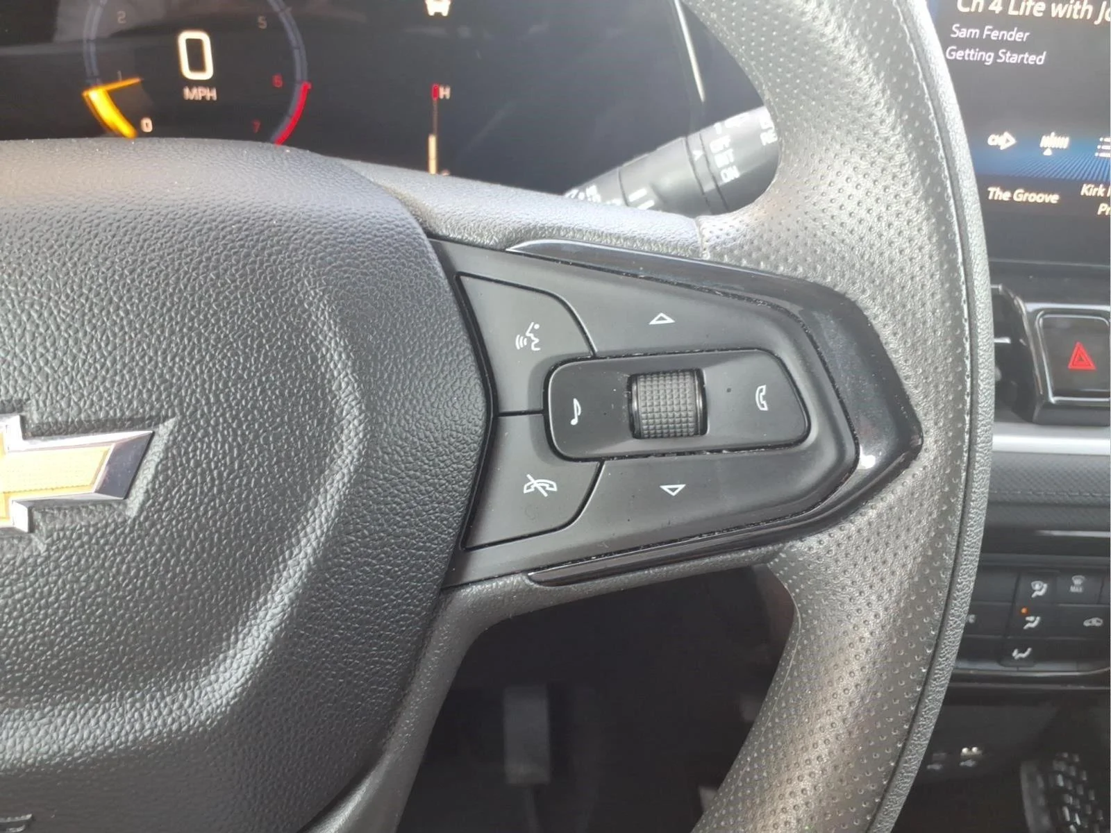 Used 2025 Sterling Gray Metallic Chevrolet LT image 21