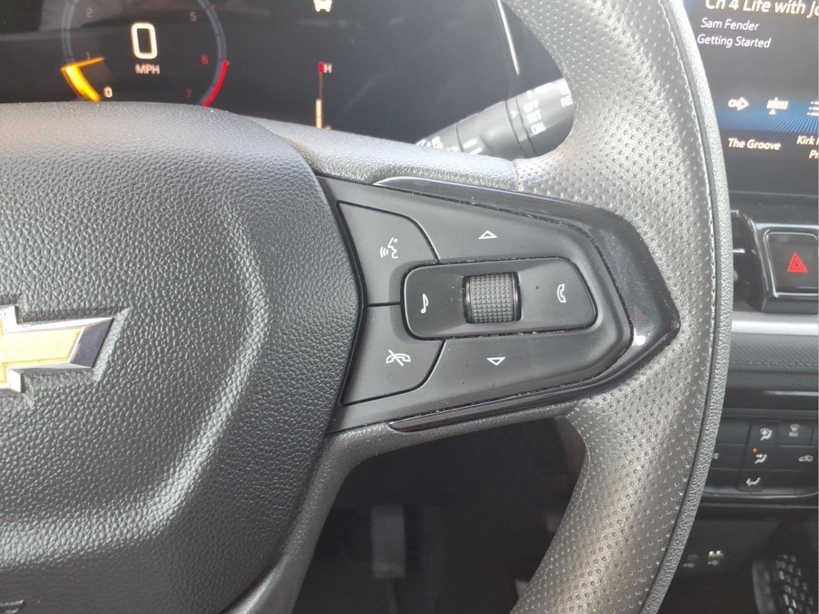 Used 2025 Sterling Gray Metallic Chevrolet LT image 21