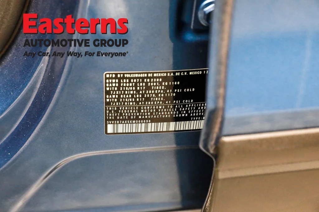 Used 2019 Blue Volkswagen 2.0T SE image 33