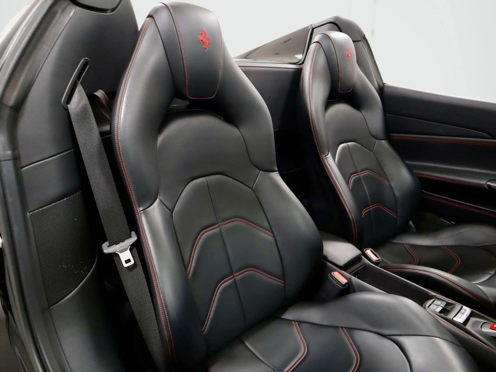 Used 2019 Nero Ferrari  image 18