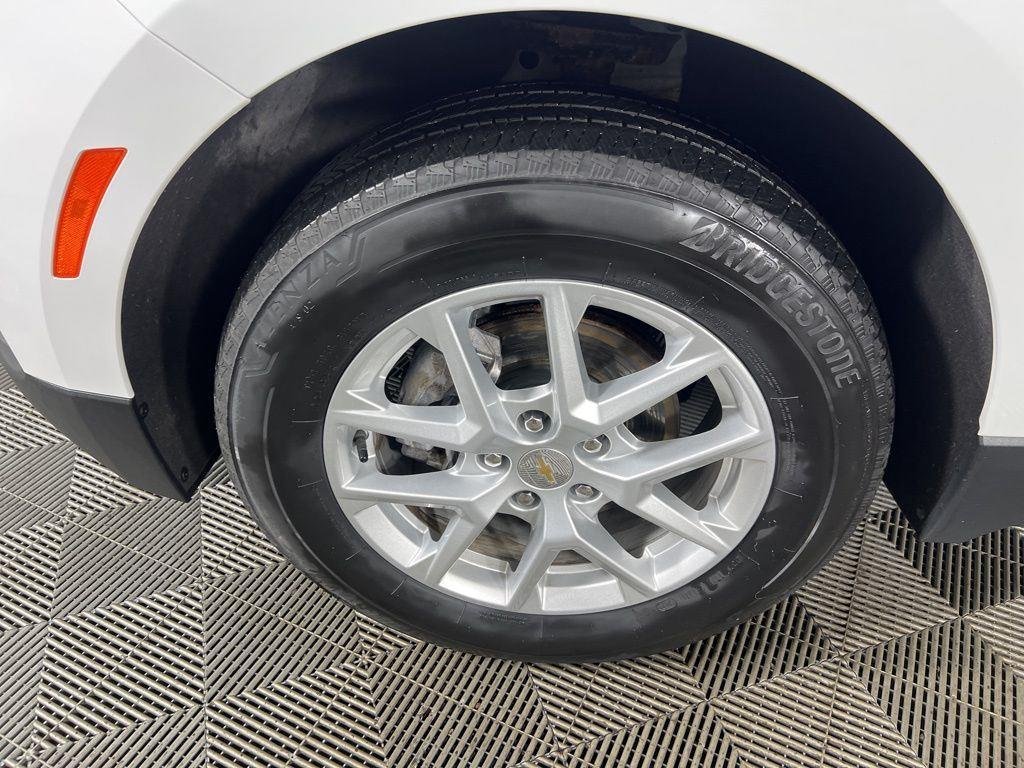 Used 2024 Summit White Chevrolet LT image 25