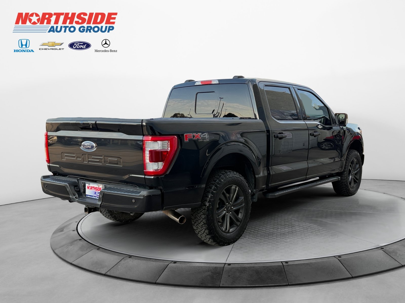 Used 2023 Agate Black Metallic Ford LARIAT image 7