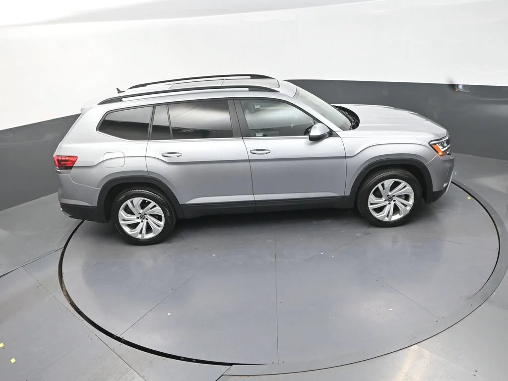 Used 2023 Silver Volkswagen 2.0T SE w/Technology image 20