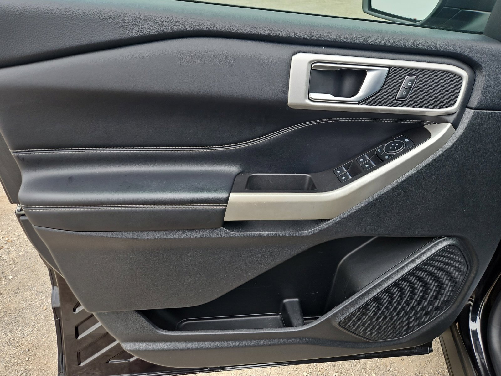 Used 2022 Black Metallic Ford XLT image 25