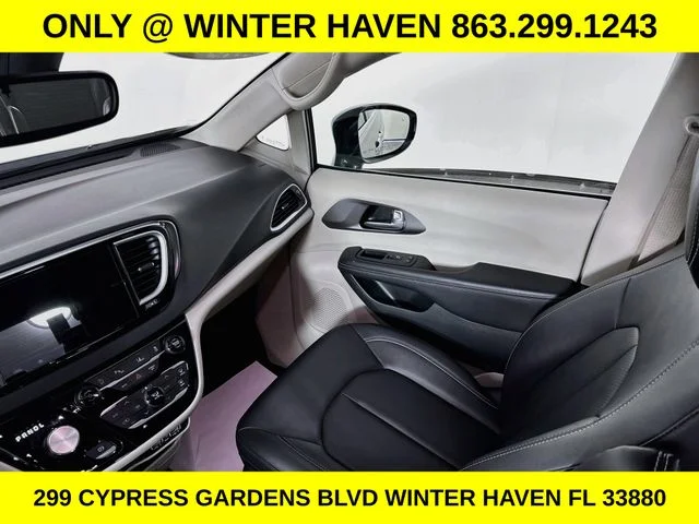 Used 2024 Silver Chrysler Touring L image 21