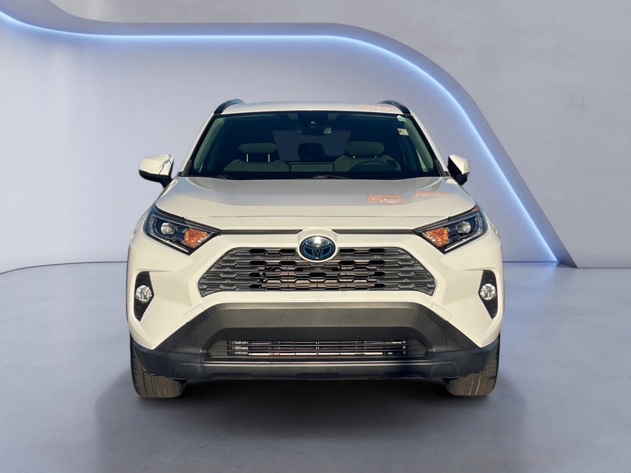 Used 2021 Super White Toyota Hybrid XLE image 6