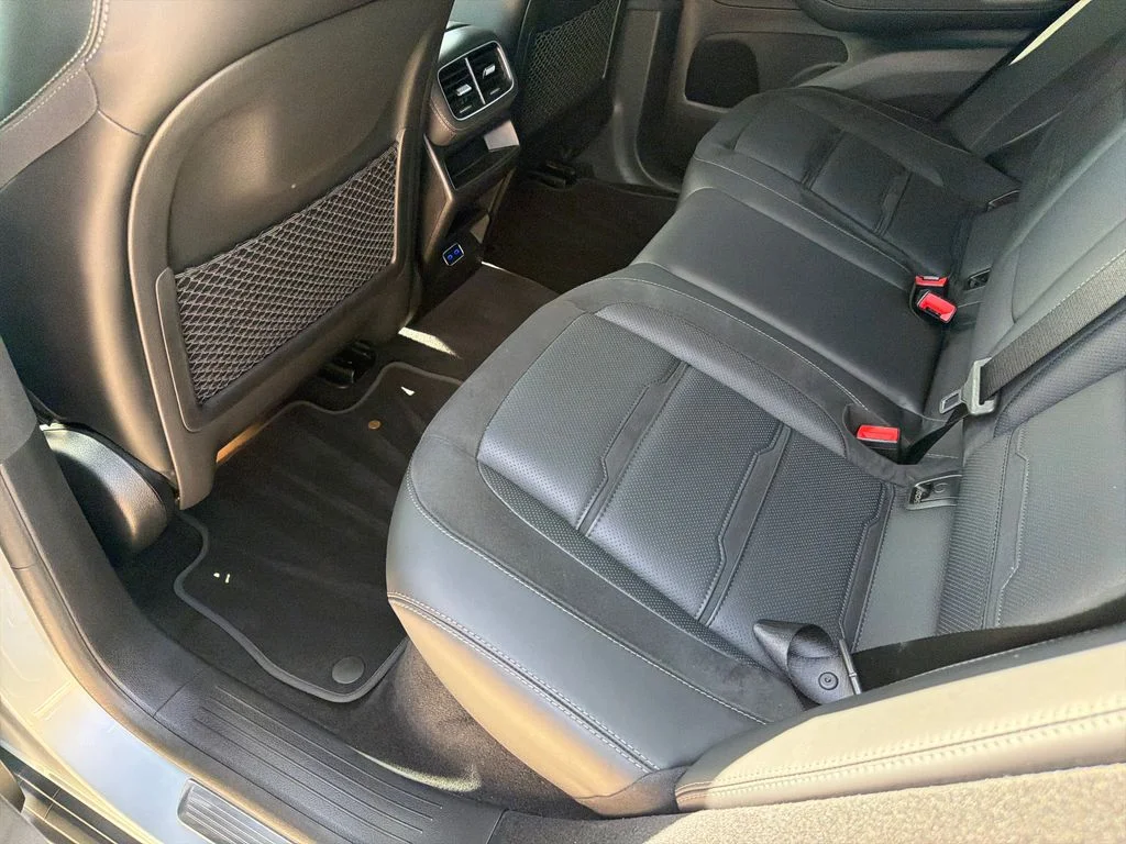 Used 2024  Mercedes-Benz GLE 53 AMG® image 35