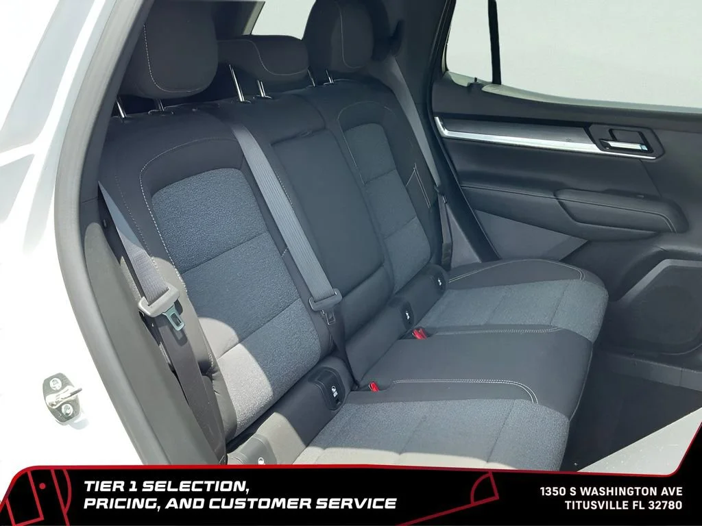 Used 2025 Summit White GMC Elevation image 10